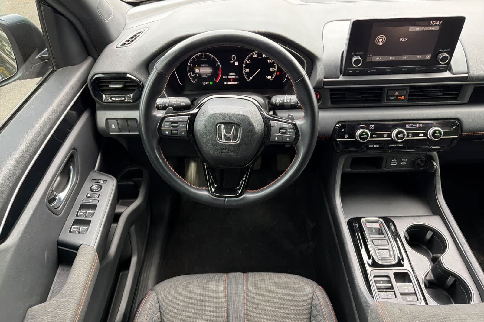 Used 2025 Honda Pilot Sport image 16