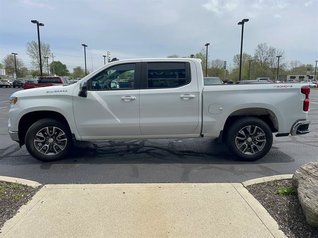 Used 2023 Chevrolet Silverado 1500 LT AWD/4WD image 5