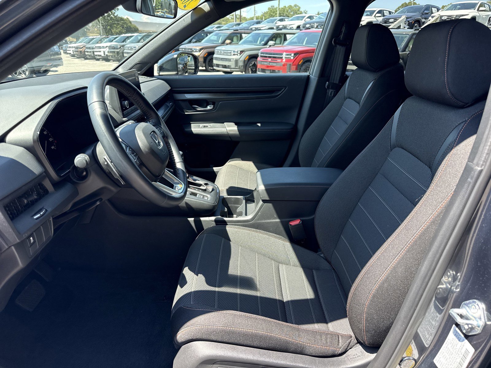 Used 2025 Honda CR-V Sport image 11