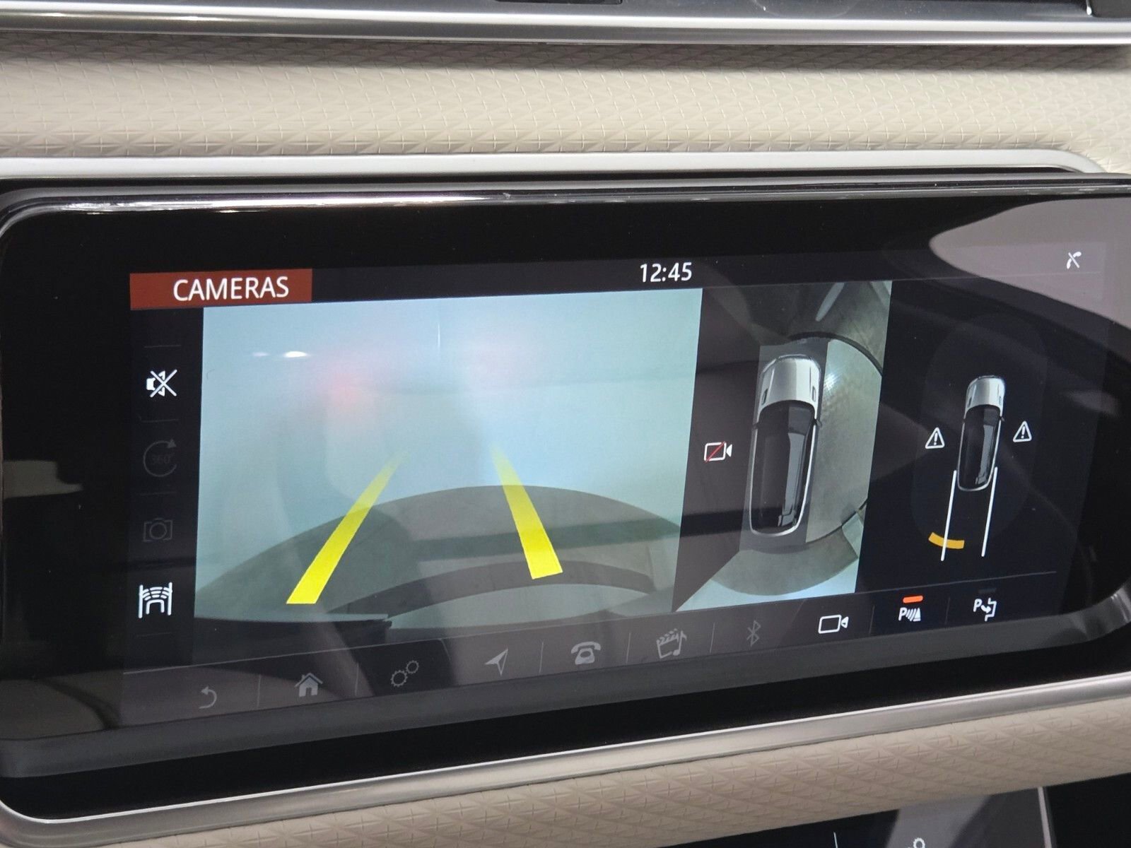 Used 2019 Land Rover Range Rover Velar R-Dynamic SE AWD/4WD image 29