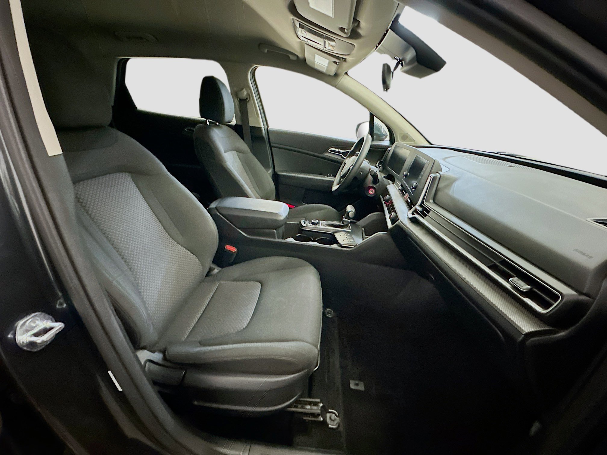 Used 2024 Kia Sportage LX image 31