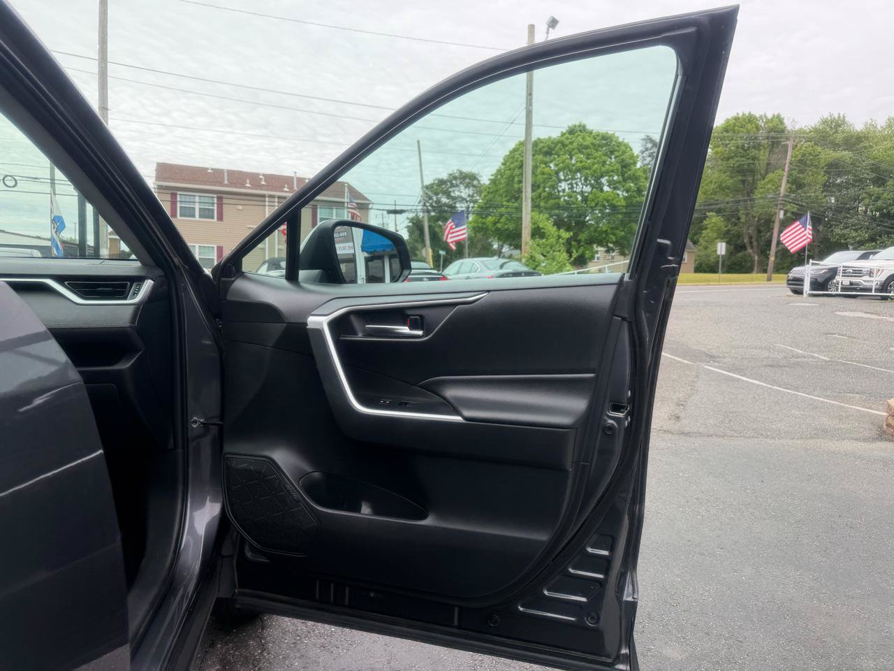 Used 2019 Toyota RAV4 XLE AWD/4WD image 20