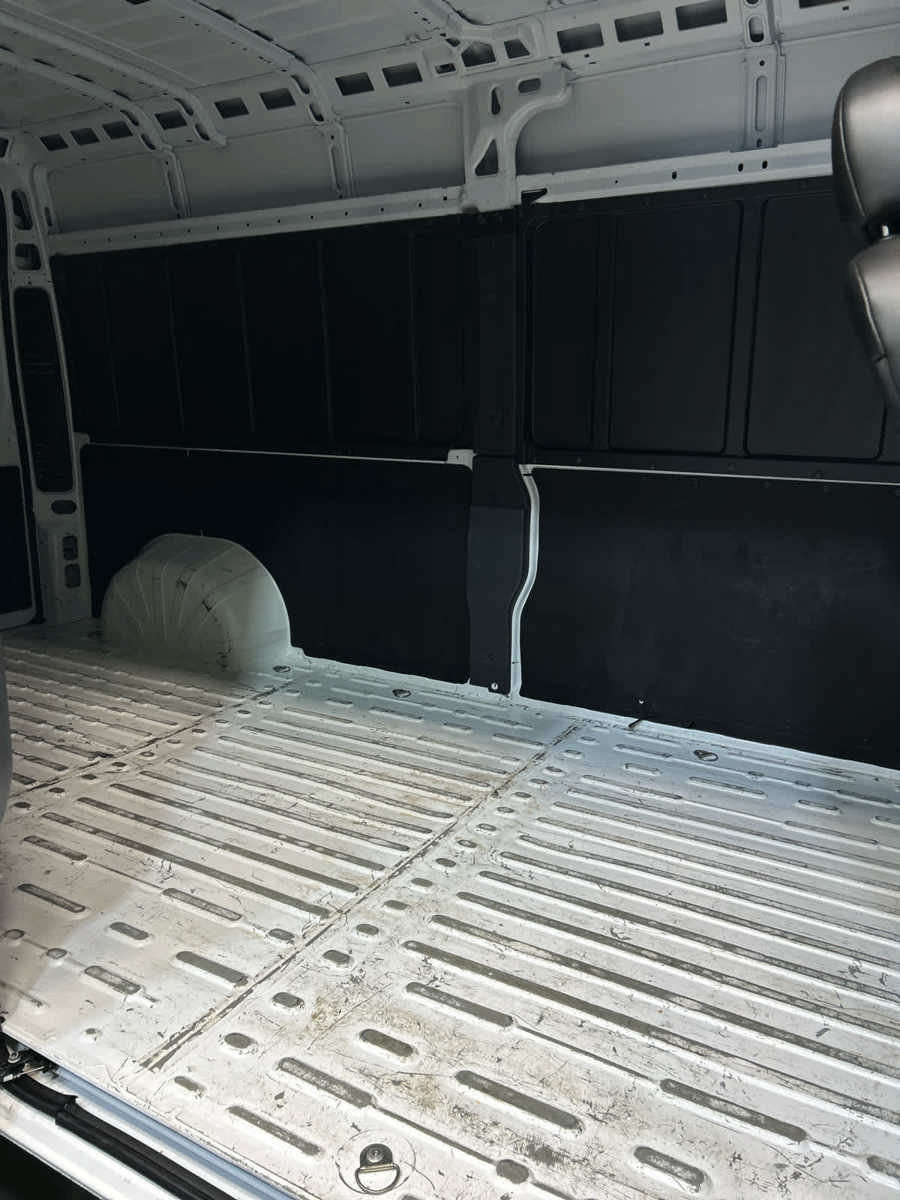 Used 2024 RAM ProMaster 2500 w/ Convenience Group FWD image 4