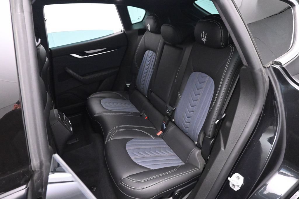 Used 2022 Maserati Levante GT AWD/4WD image 19