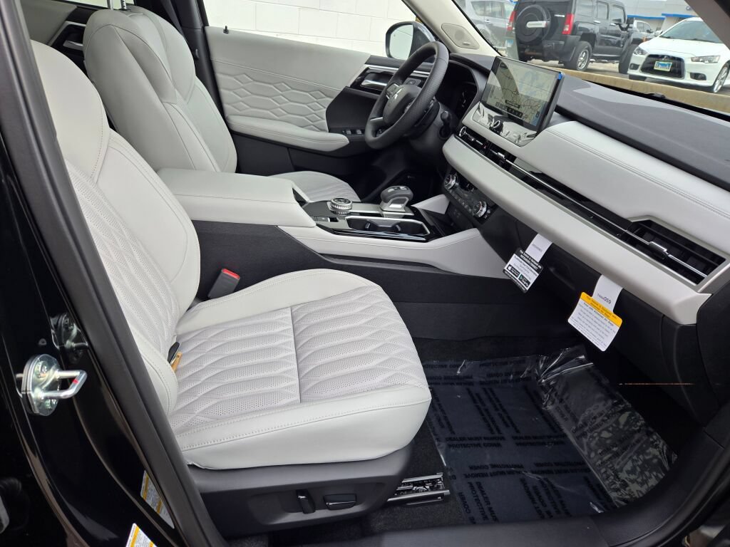 New 2026 Mitsubishi Outlander SEL AWD/4WD image 4
