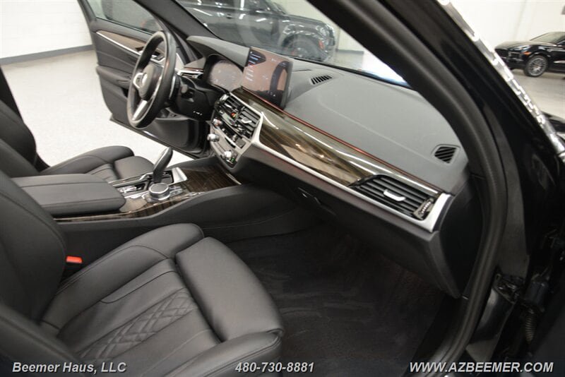 Used 2023 BMW 530i w/ M Sport Package RWD image 26