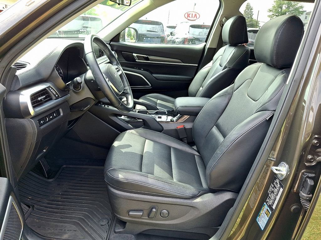 Certified 2022 Kia Telluride S image 16