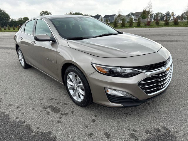 Used 2025 Chevrolet Malibu LT image 1