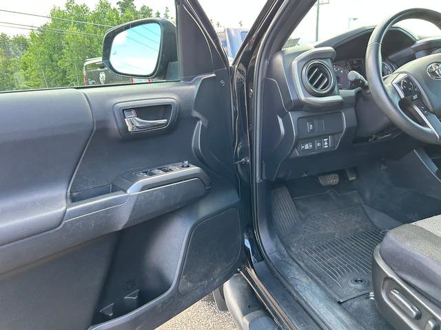 Used 2022 Toyota Tacoma 4x4 Double Cab image 9