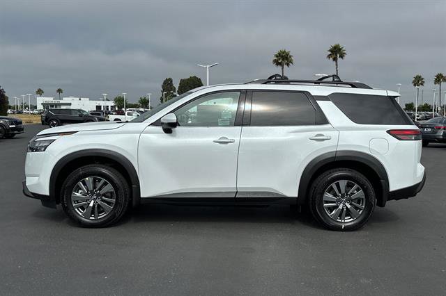 New 2025 Nissan Pathfinder SV w/ SV Premium Package image 7