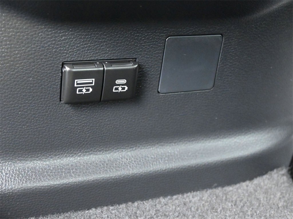 Used 2024 Toyota Tundra Limited image 20