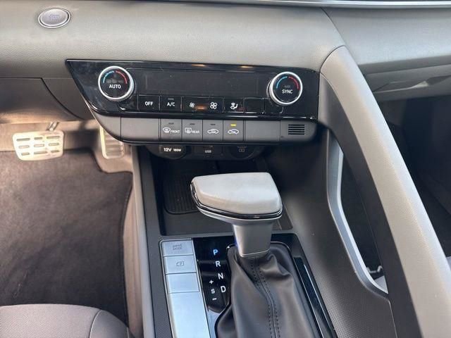 Certified 2025 Hyundai Elantra Sport image 24