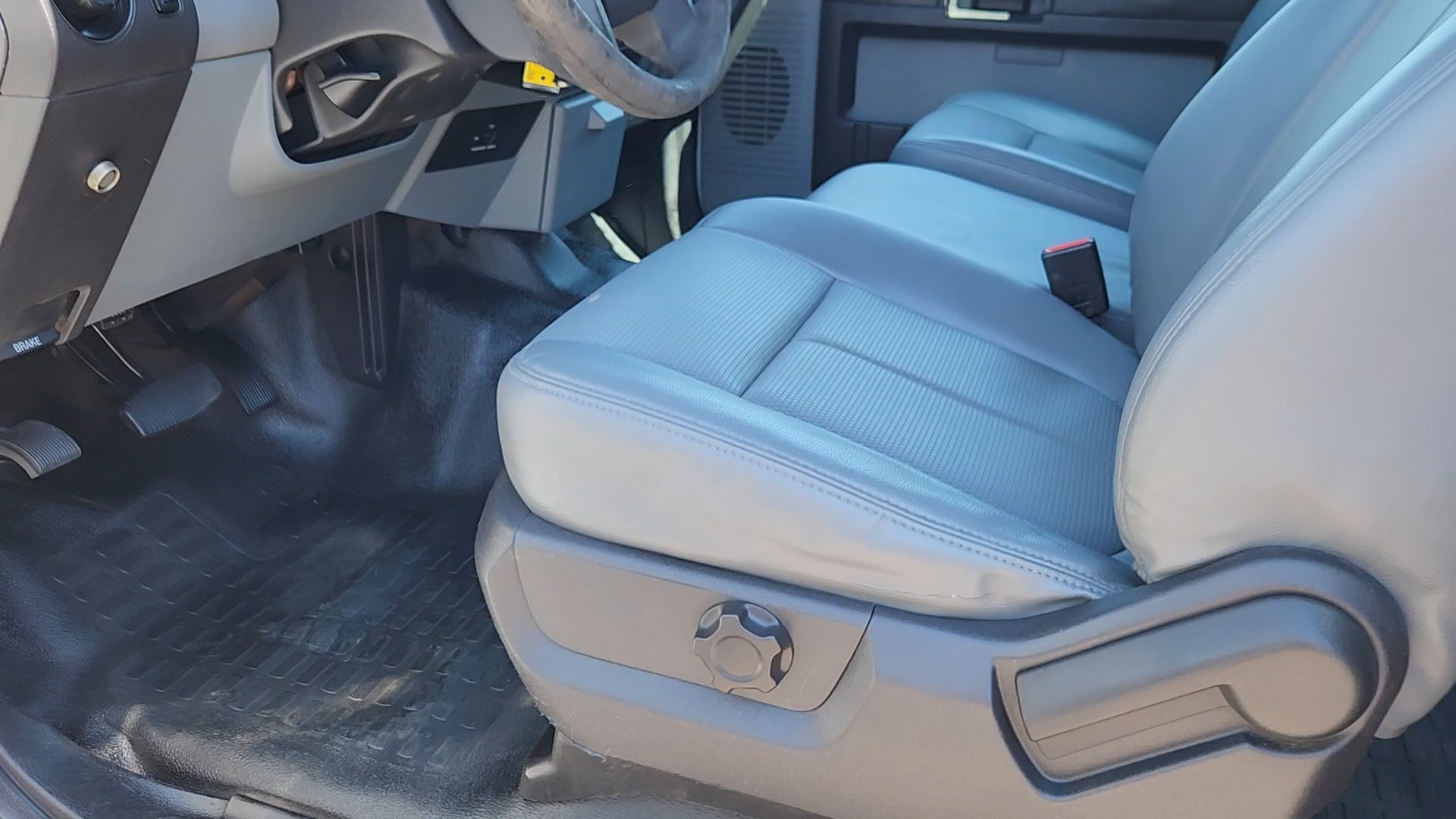 Used 2015 Ford F250 XL w/ Power Equipment Group AWD/4WD image 28