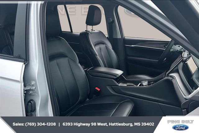 Used 2023 Jeep Grand Cherokee 4WD 4xe image 6