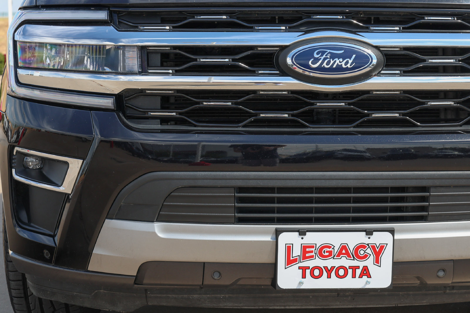 Used 2024 Ford Expedition Limited RWD image 11