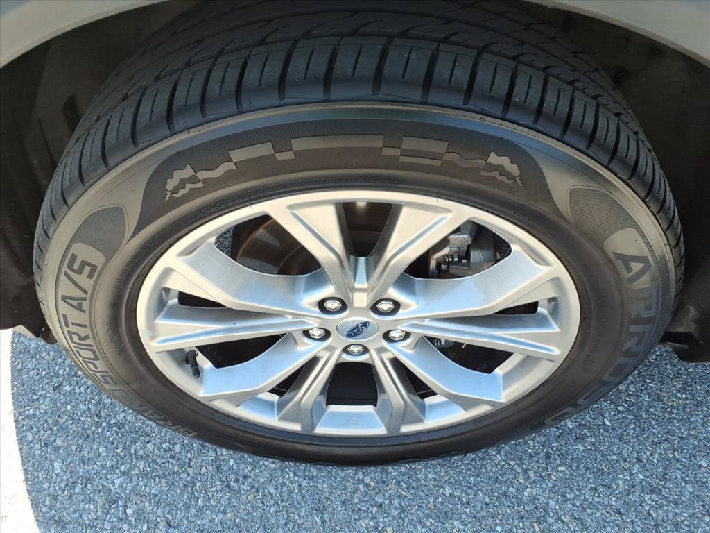 Used 2023 Ford Explorer Limited AWD/4WD image 10