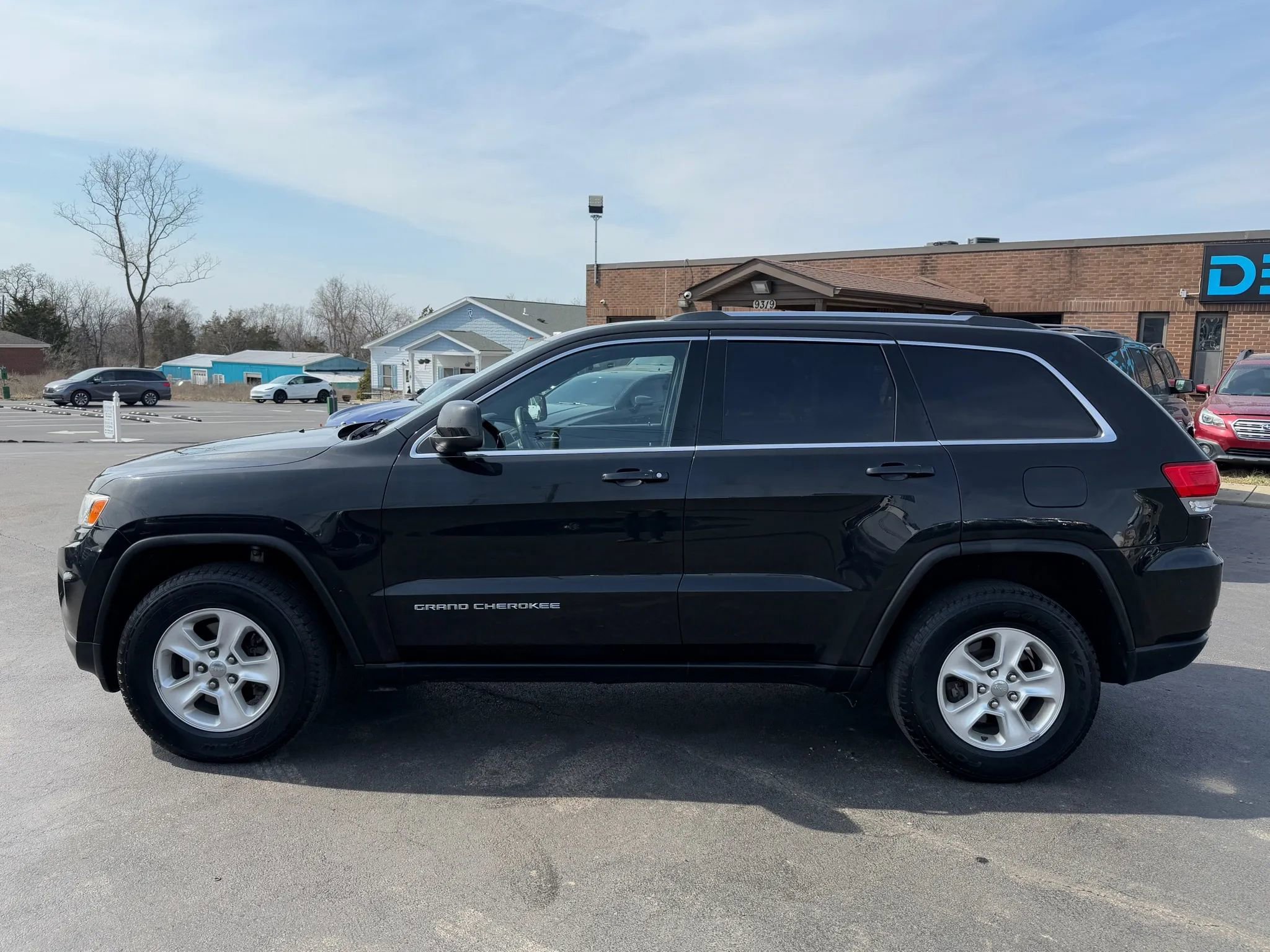 Used 2016 Jeep Grand Cherokee Laredo w/ Quick Order Package 23E image 6