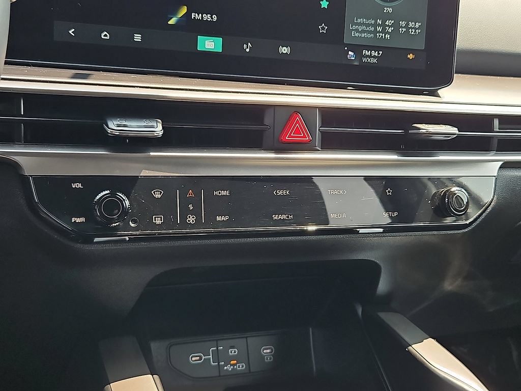 Certified 2026 Kia Sorento LX FWD image 17