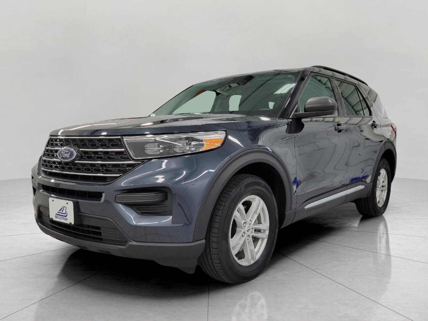 Used 2024 Ford Explorer XLT w/ Class IV Trailer Tow Package AWD/4WD image 12