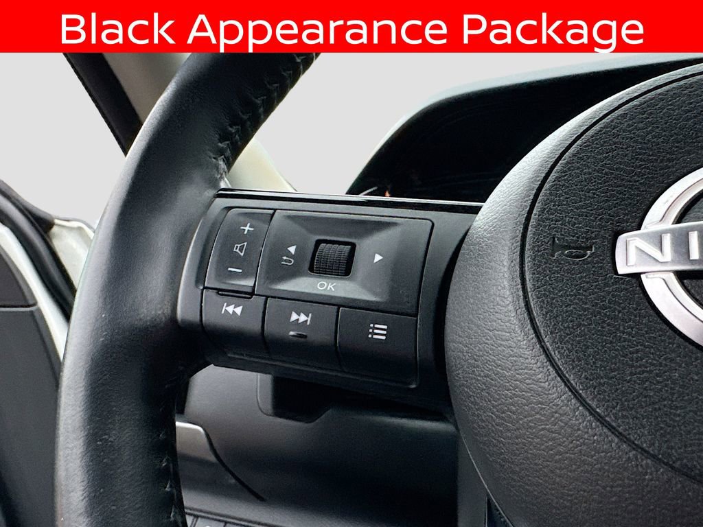 Used 2023 Nissan Pathfinder SL w/ Black Appearance Package FWD image 9