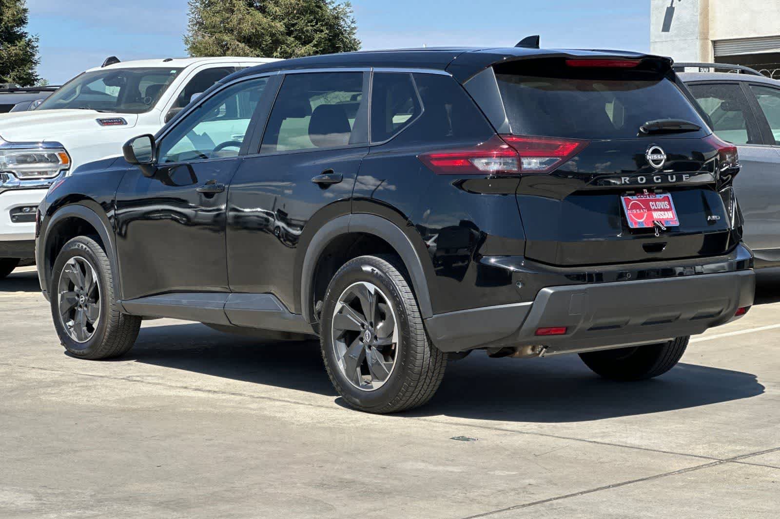 Certified 2025 Nissan Rogue SV AWD/4WD image 7