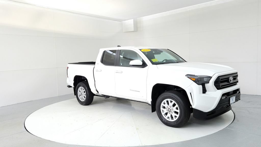 Certified 2024 Toyota Tacoma SR5 AWD/4WD image 7