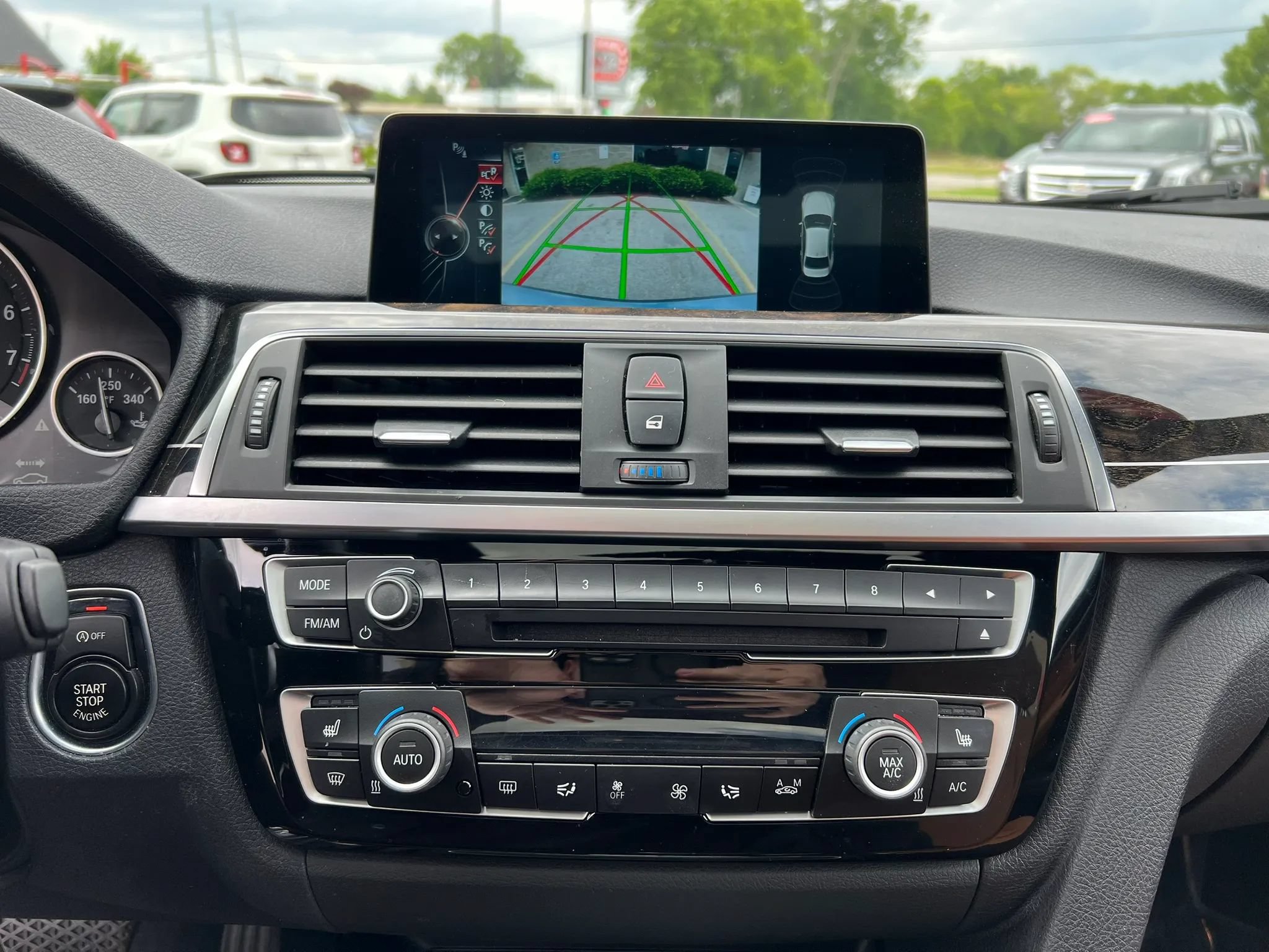 Used 2016 BMW 340i xDrive Sedan AWD/4WD image 17