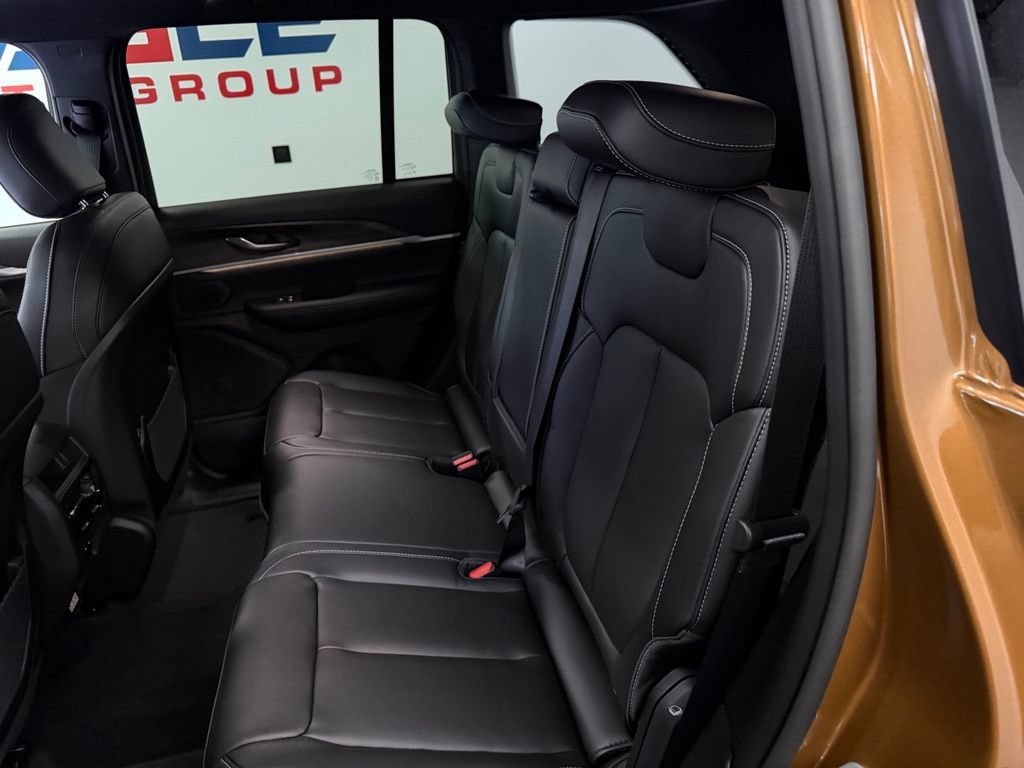New 2026 Jeep Grand Cherokee Limited AWD/4WD image 32