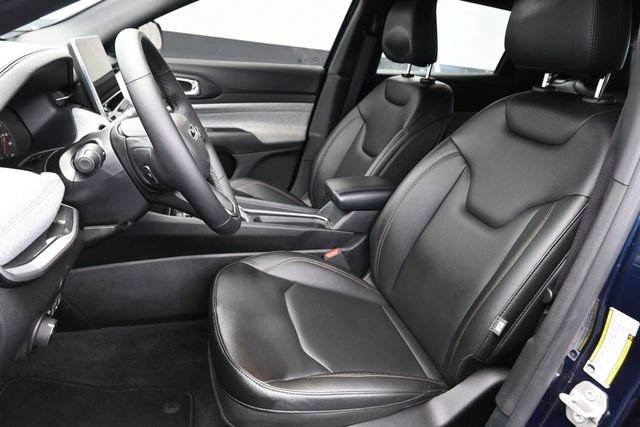 Used 2024 Jeep Compass Latitude AWD/4WD image 22
