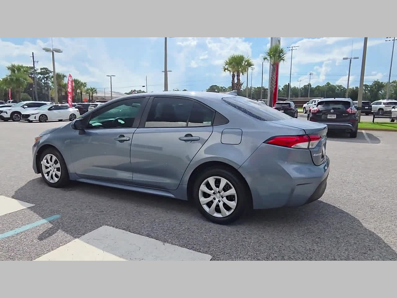 Used 2025 Toyota Corolla LE FWD image 28