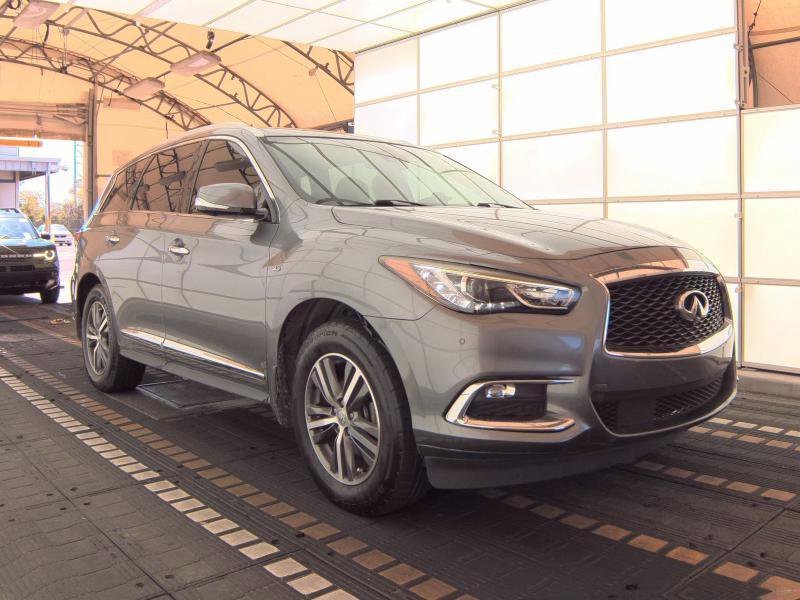 Used 2020 INFINITI QX60 Luxe w/ Essential Package FWD image 3