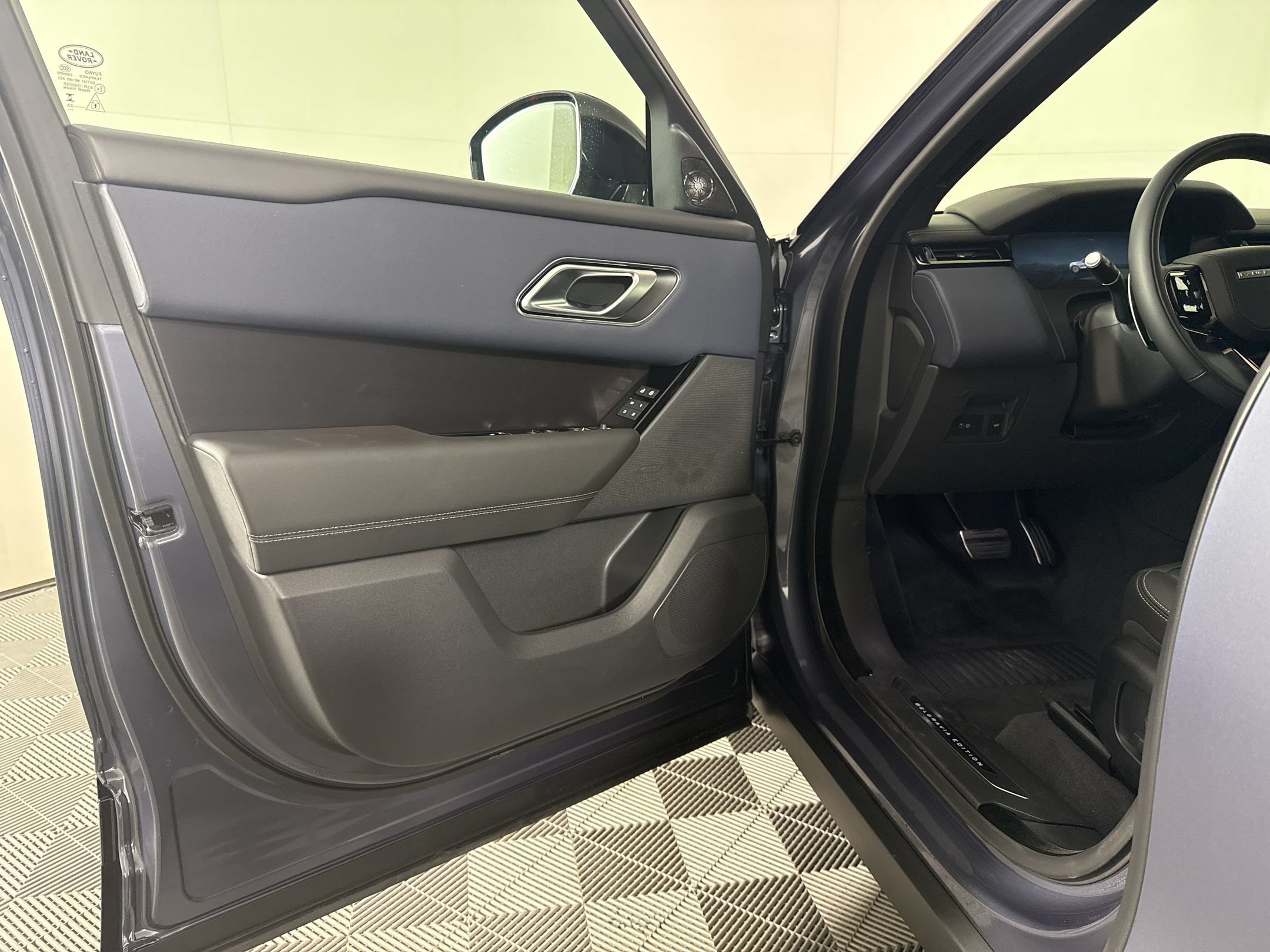 New 2026 Land Rover Range Rover Velar Belgravia AWD/4WD image 20