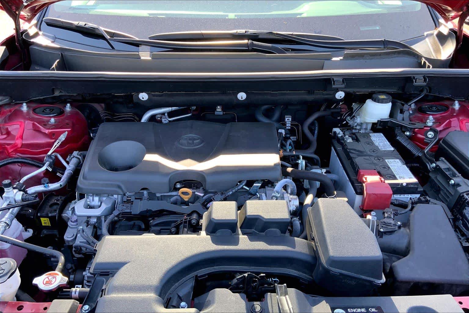 Certified 2025 Toyota RAV4 LE AWD/4WD image 31