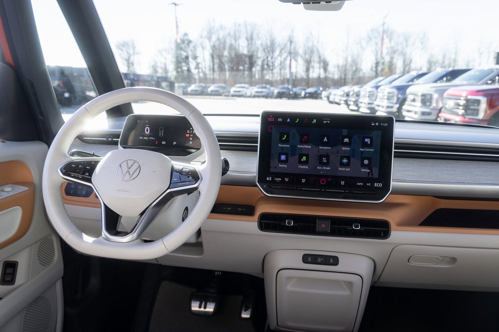 Used 2025 Volkswagen ID. Buzz 1st Edition image 32