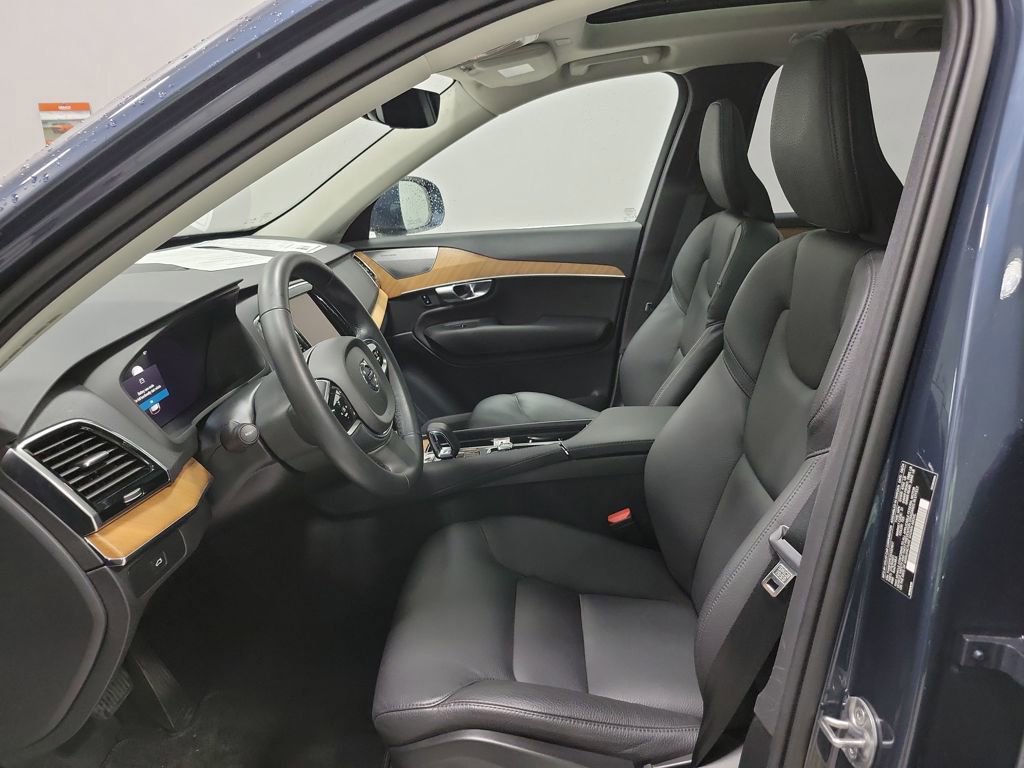 Used 2025 Volvo XC90 B5 Plus w/ Protection Package Premier image 35