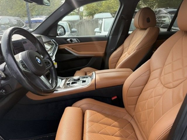Used 2024 BMW X5 xDrive40i w/ M Sport Package AWD/4WD image 3