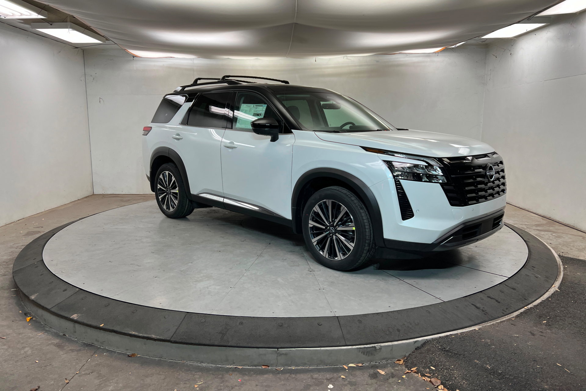 New 2026 Nissan Pathfinder Platinum image 7