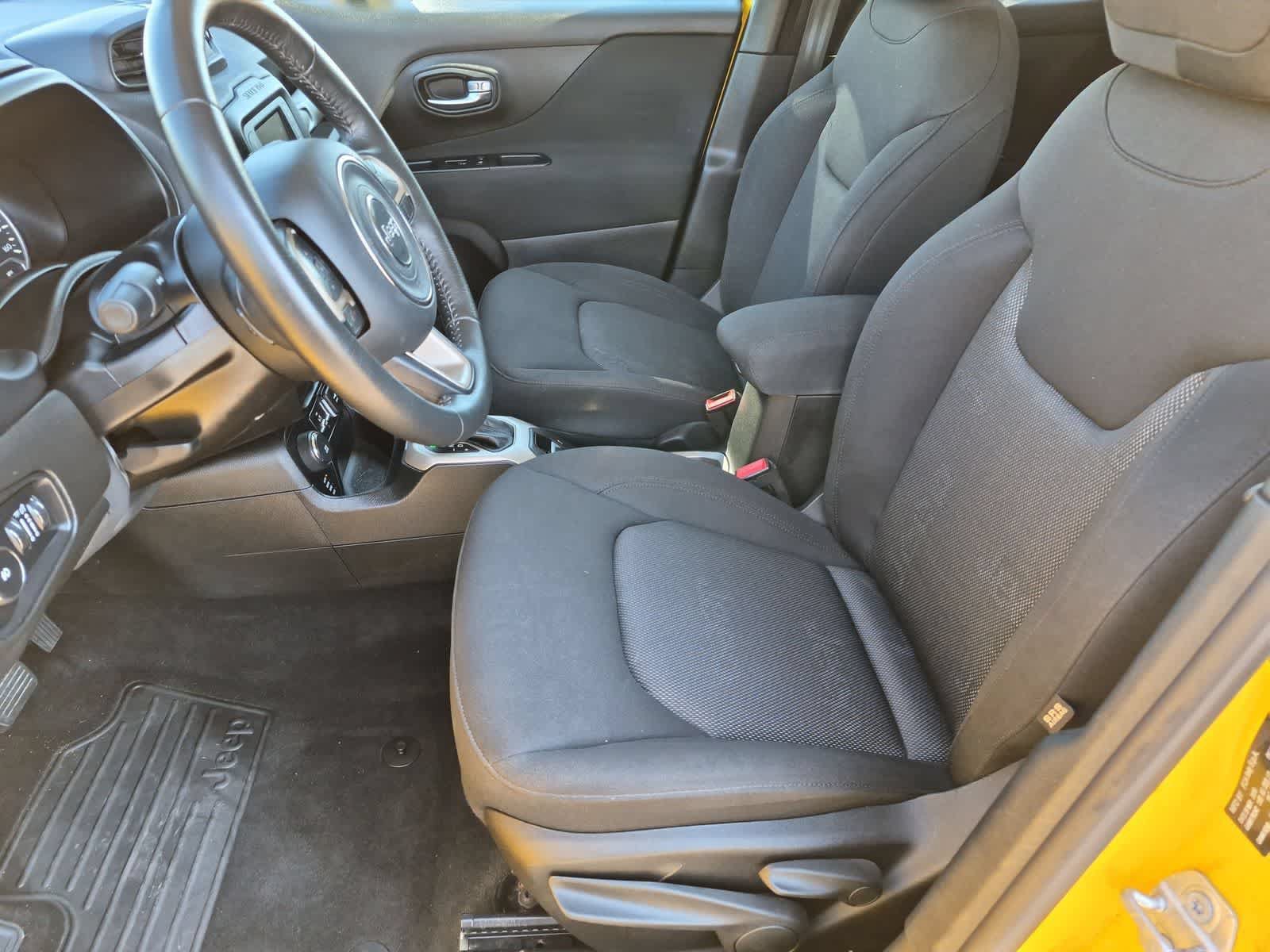 Used 2016 Jeep Renegade Latitude w/ Safety & Security Group AWD/4WD image 16