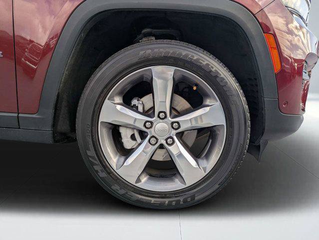 Certified 2022 Jeep Grand Cherokee Limited w/ Luxury Tech Group II RWD image 10