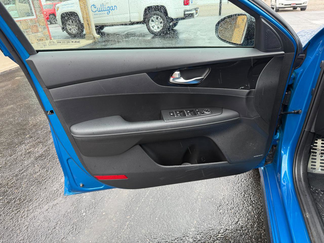 Used 2023 Kia Forte GT-Line w/ GT-Line Premium Package image 11