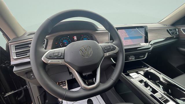 New 2026 Volkswagen Atlas SEL Premium R-Line AWD/4WD image 13