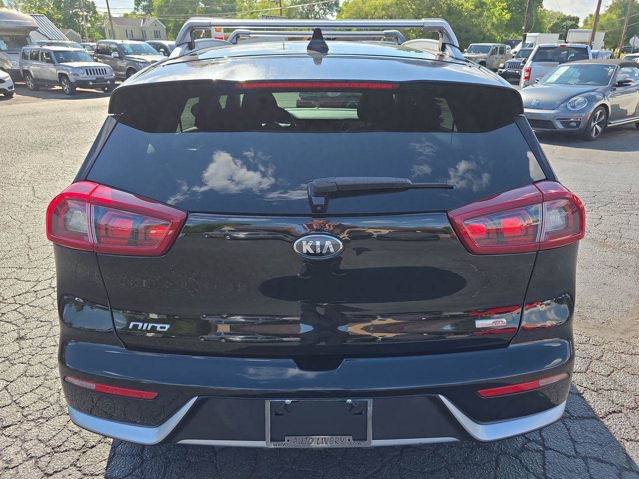 Used 2017 Kia Niro LX FWD image 14