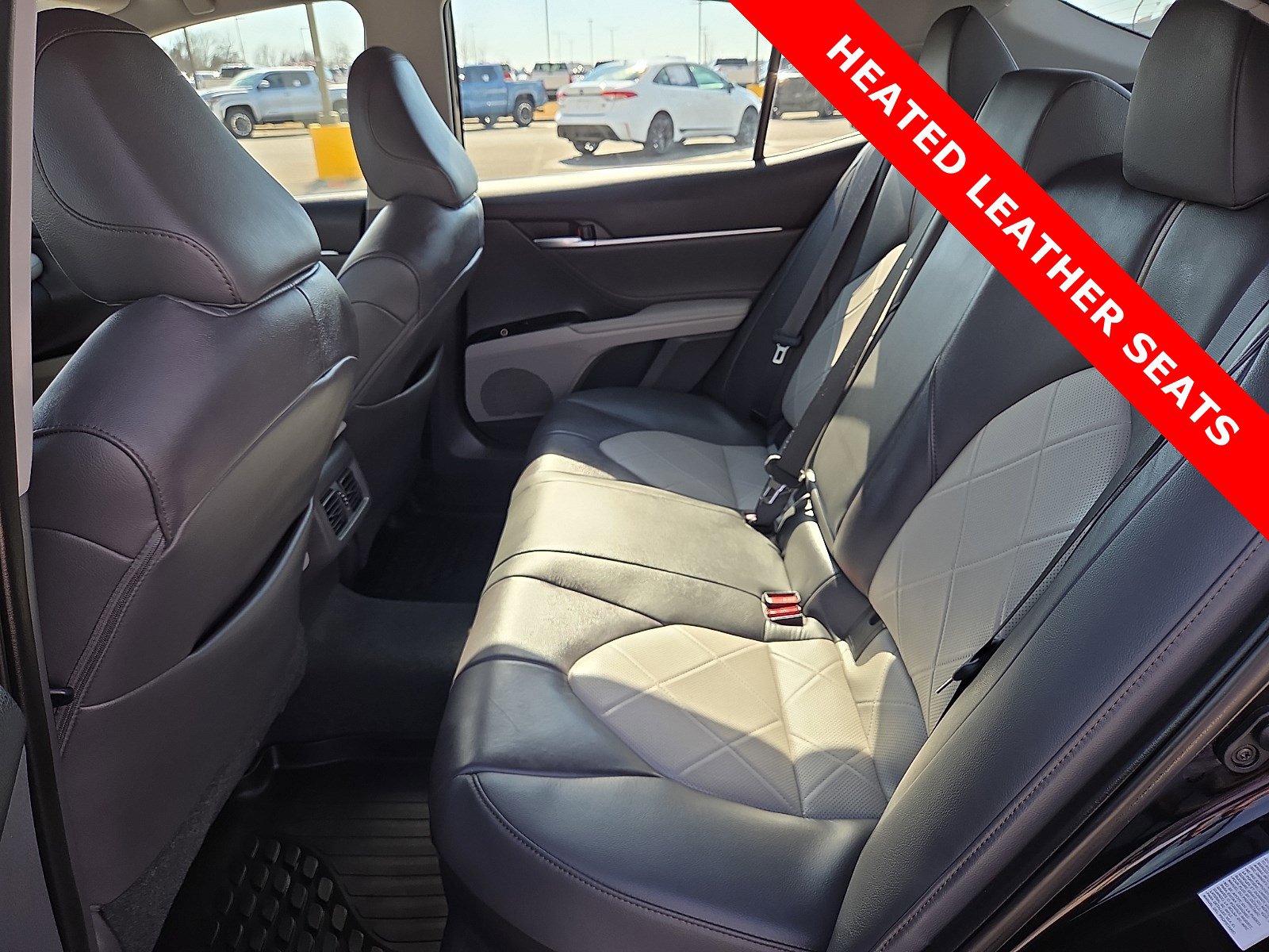 Used 2018 Toyota Camry XLE image 10