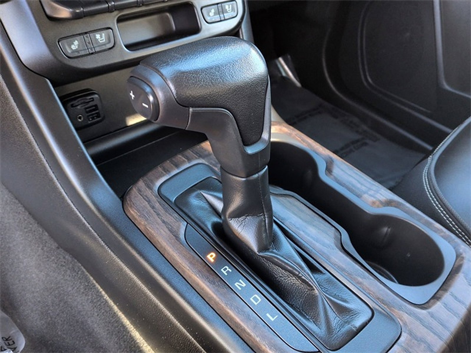 Used 2021 GMC Canyon Denali image 23