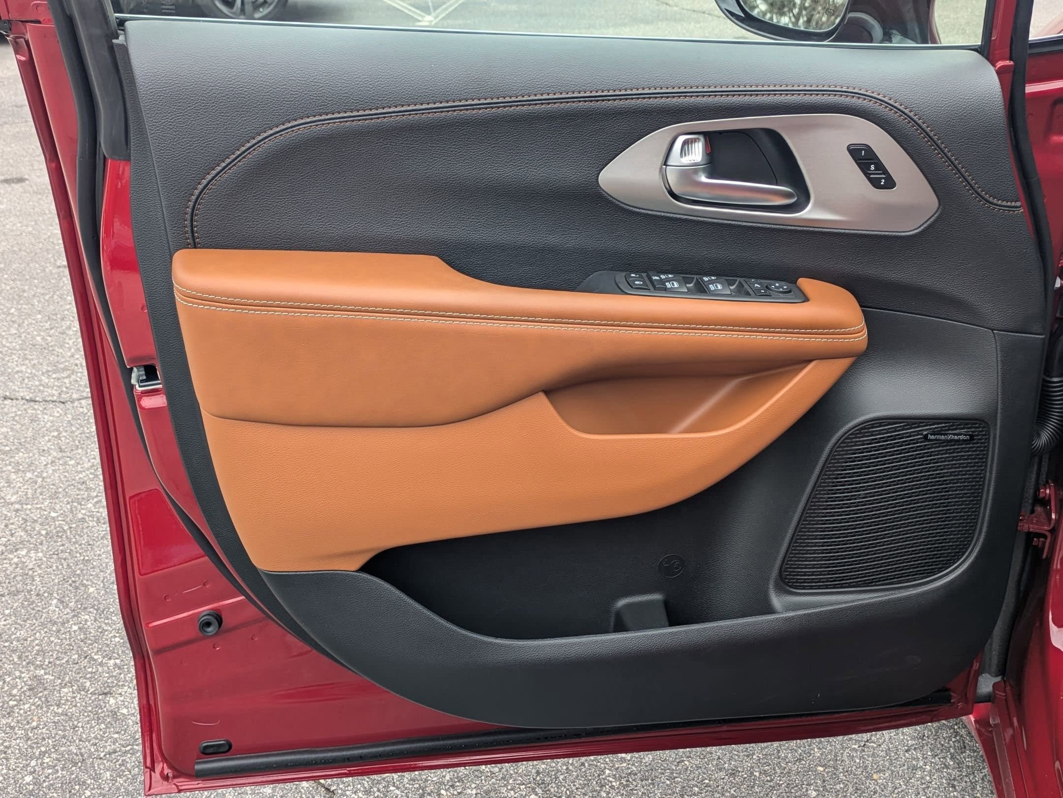 New 2026 Chrysler Pacifica Pinnacle FWD image 20