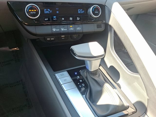 Used 2023 Hyundai Elantra SEL w/ Cargo Package FWD image 14