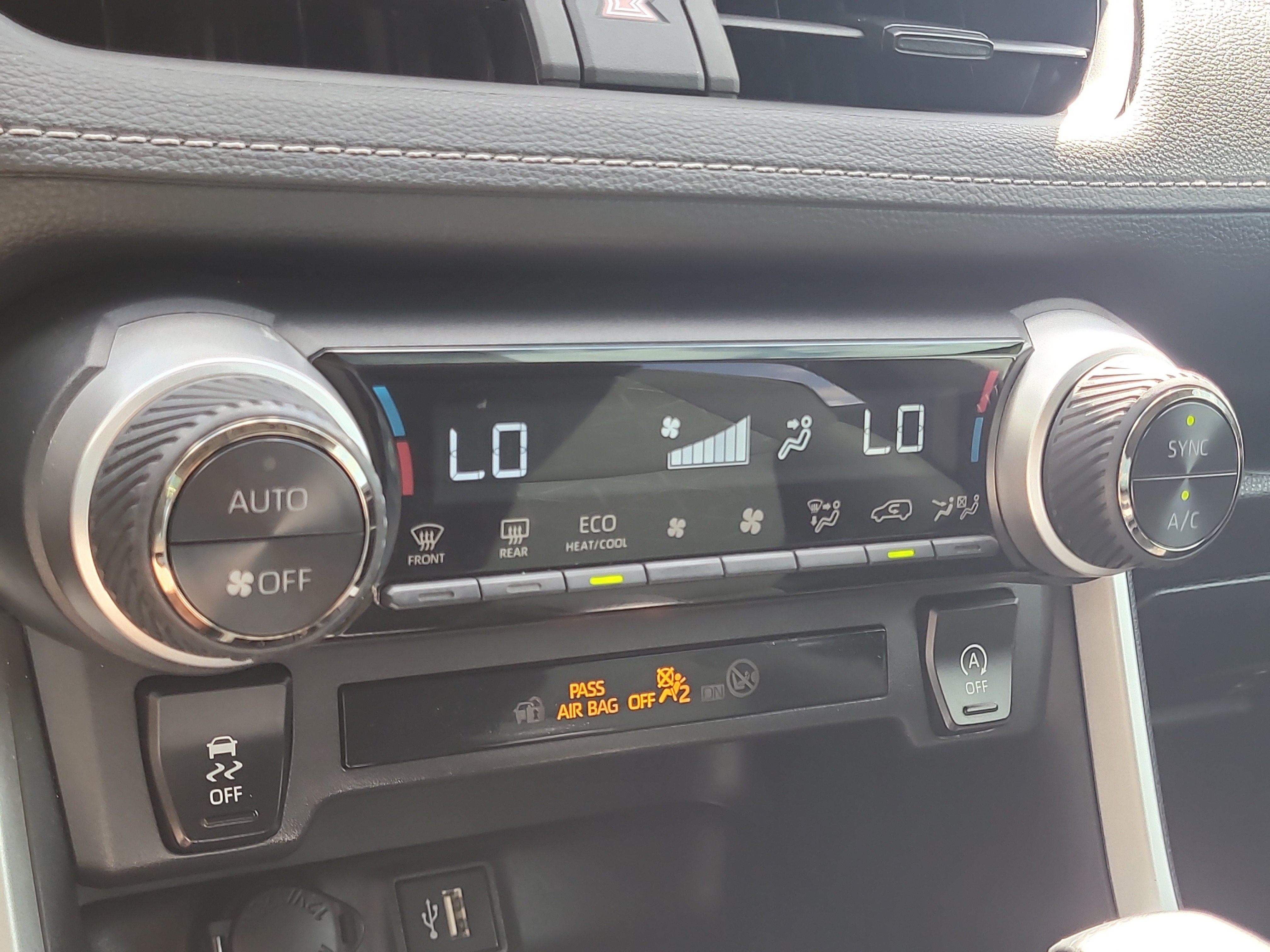 Certified 2025 Toyota RAV4 XLE FWD image 25