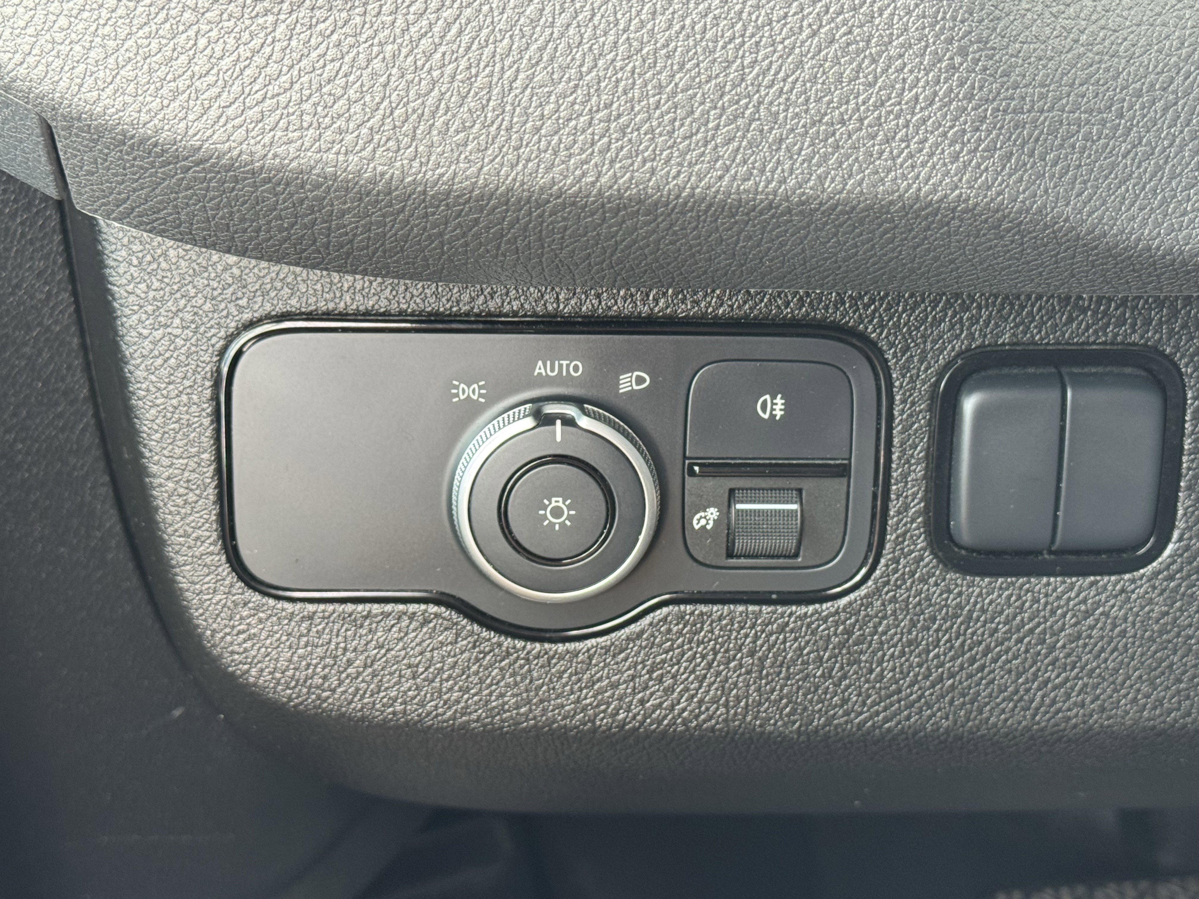 Used 2025 Mercedes-Benz Sprinter 2500 image 23