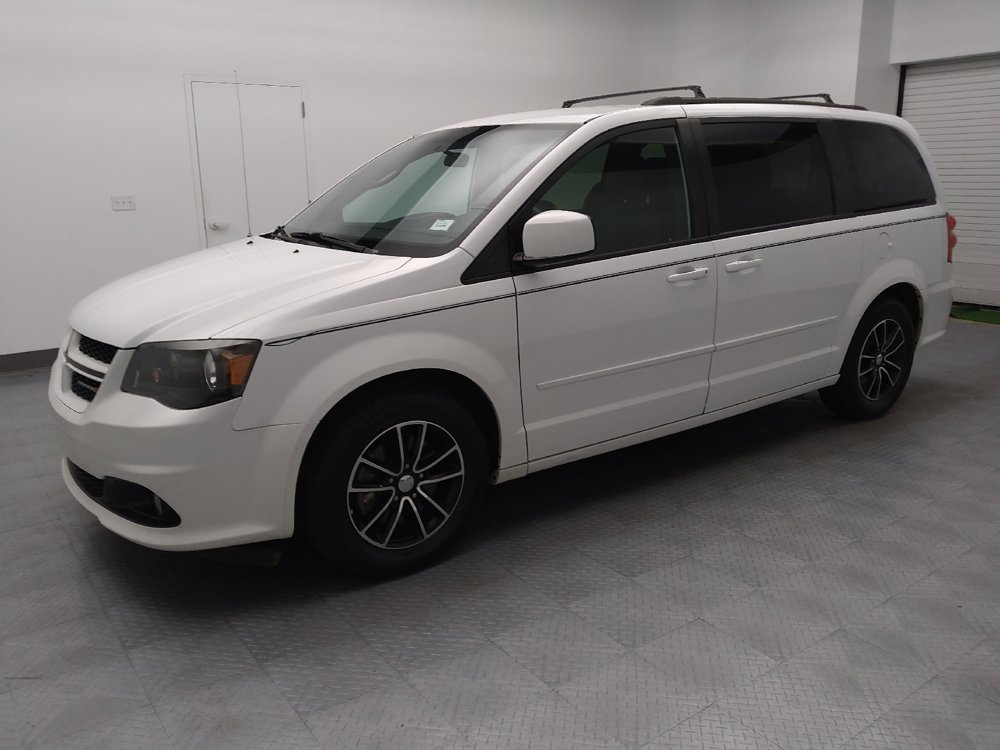 Used 2016 Dodge Grand Caravan R/T FWD image 2