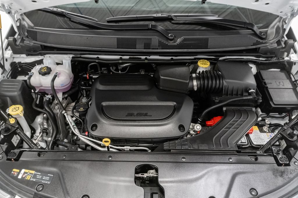 New 2026 Chrysler Pacifica Select FWD image 3